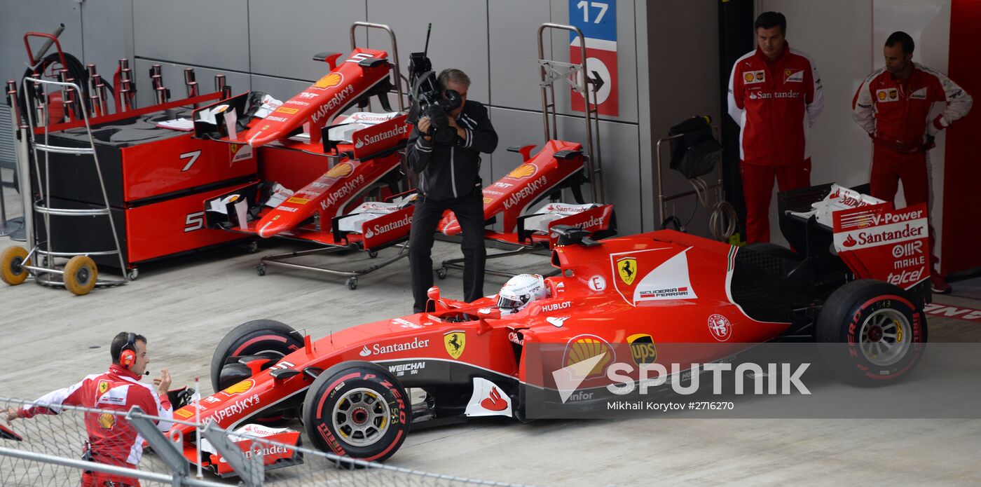 Car racing. 2015 Formula One Russian Grand Prix. Qualifying