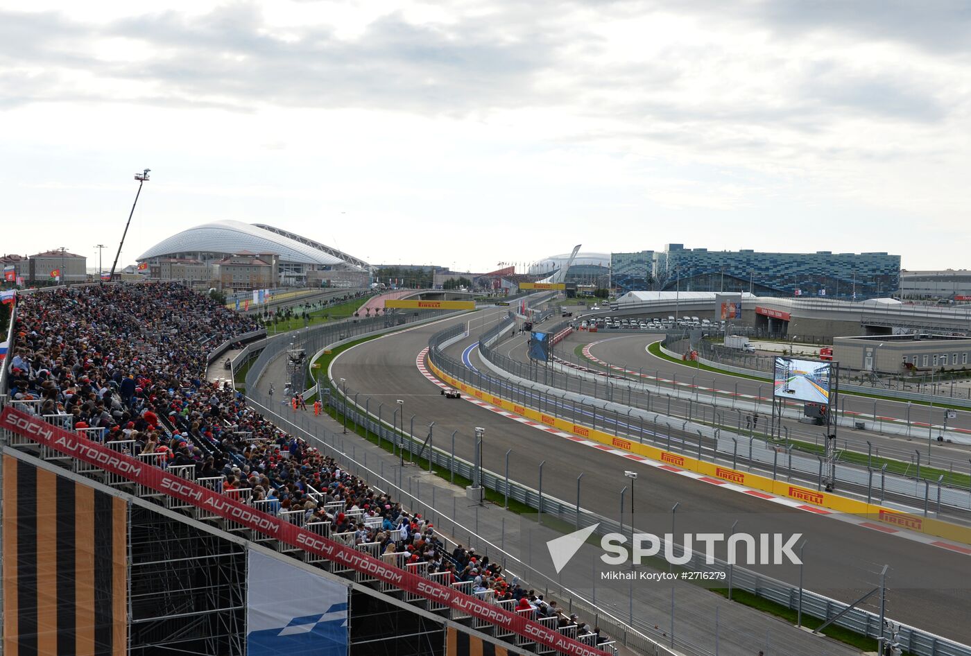 Car racing. 2015 Formula One Russian Grand Prix. Qualifying