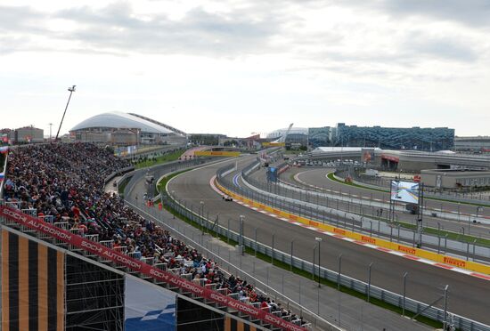 Car racing. 2015 Formula One Russian Grand Prix. Qualifying