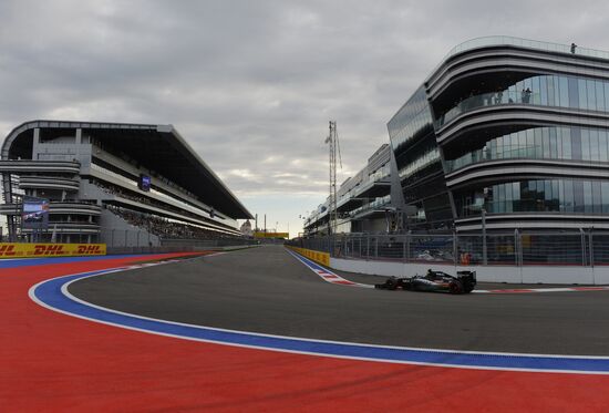 Car racing. 2015 Formula One Russian Grand Prix. Qualifying