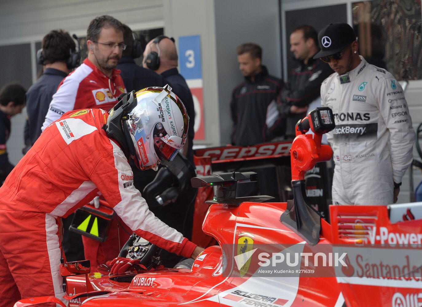 Car racing. 2015 Formula One Russian Grand Prix. Qualifying