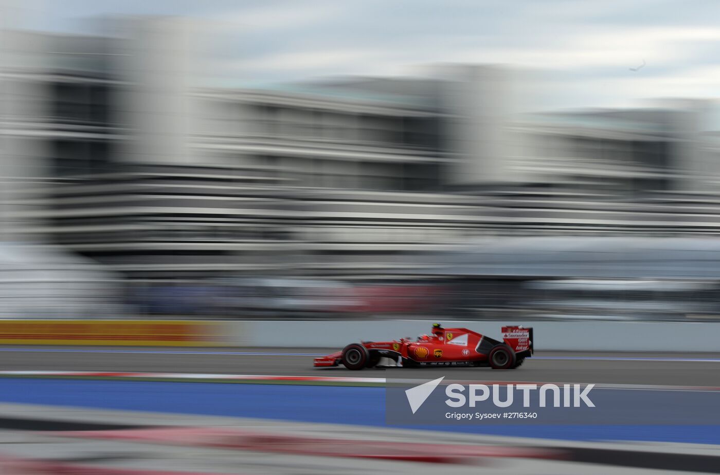 Car racing. 2015 Formula One Russian Grand Prix. Qualifying