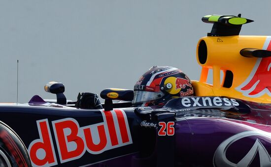 Car racing. 2015 Formula One Russian Grand Prix. Qualifying