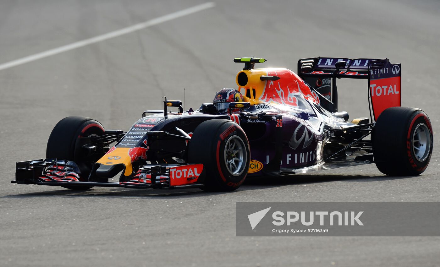 Car racing. 2015 Formula One Russian Grand Prix. Qualifying