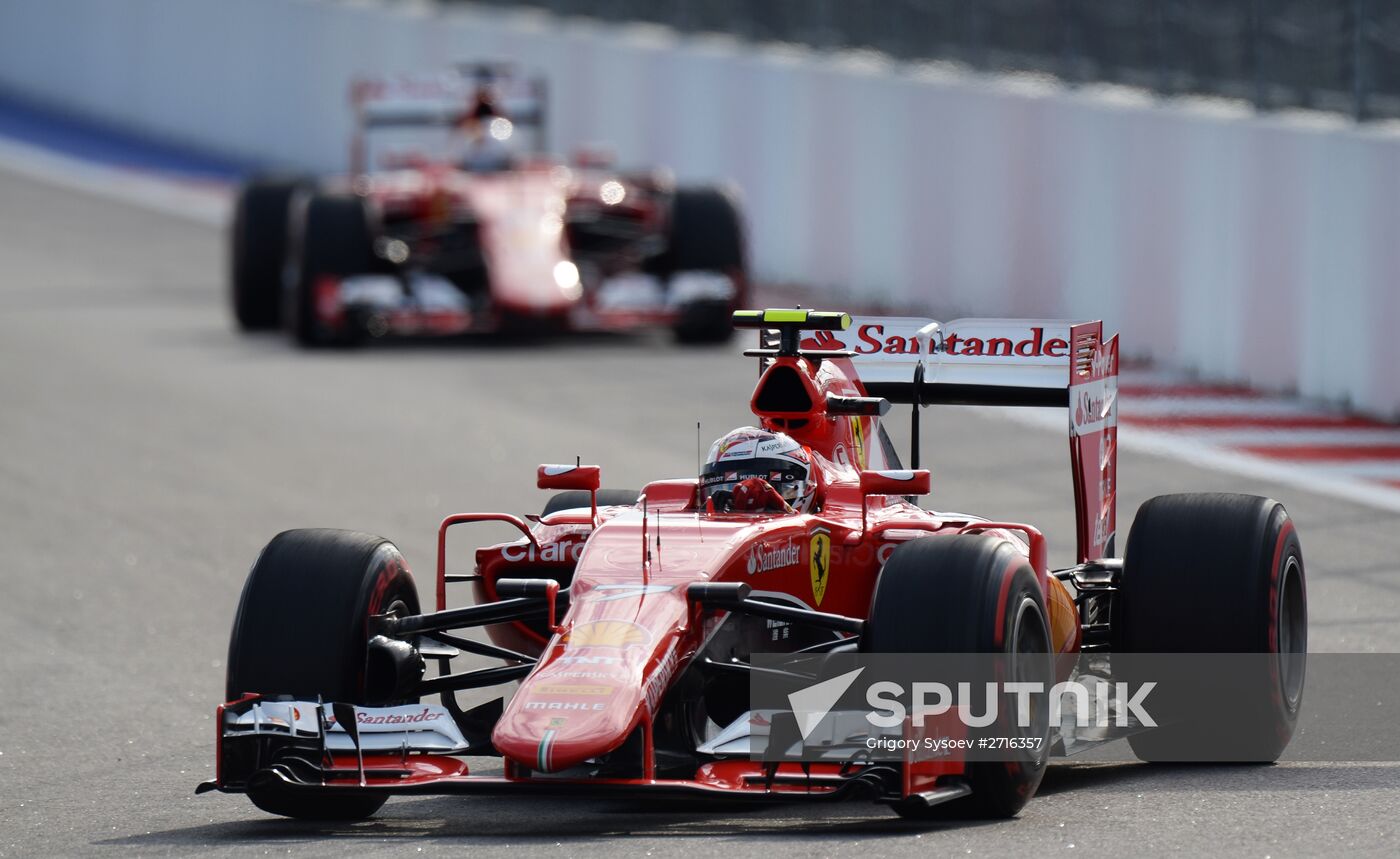 Car racing. 2015 Formula One Russian Grand Prix. Qualifying