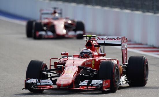 Car racing. 2015 Formula One Russian Grand Prix. Qualifying