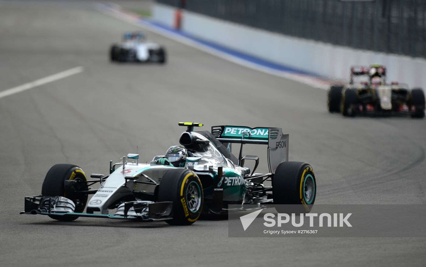 Car racing. 2015 Formula One Russian Grand Prix. Qualifying