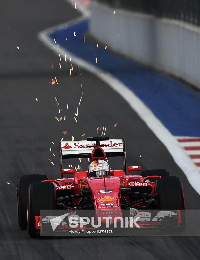 Car racing. 2015 Formula One Russian Grand Prix. Qualifying