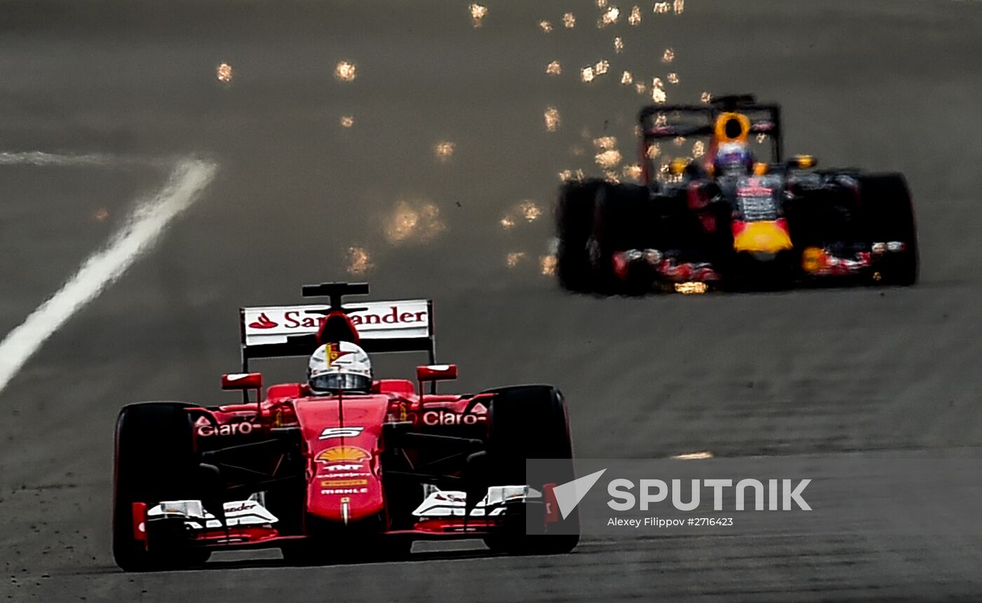 Car racing. 2015 Formula One Russian Grand Prix. Qualifying