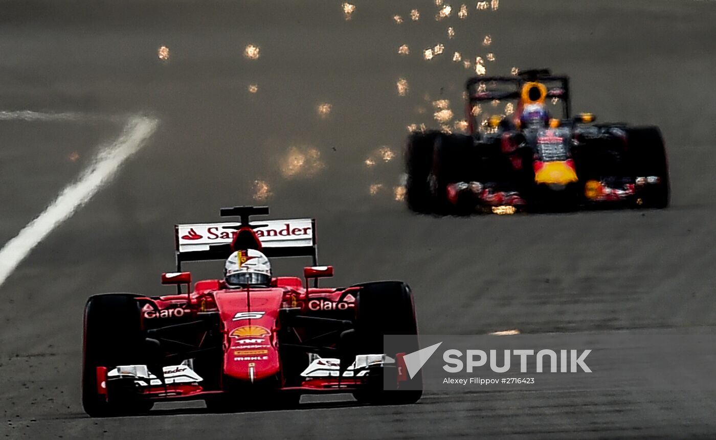 Car racing. 2015 Formula One Russian Grand Prix. Qualifying