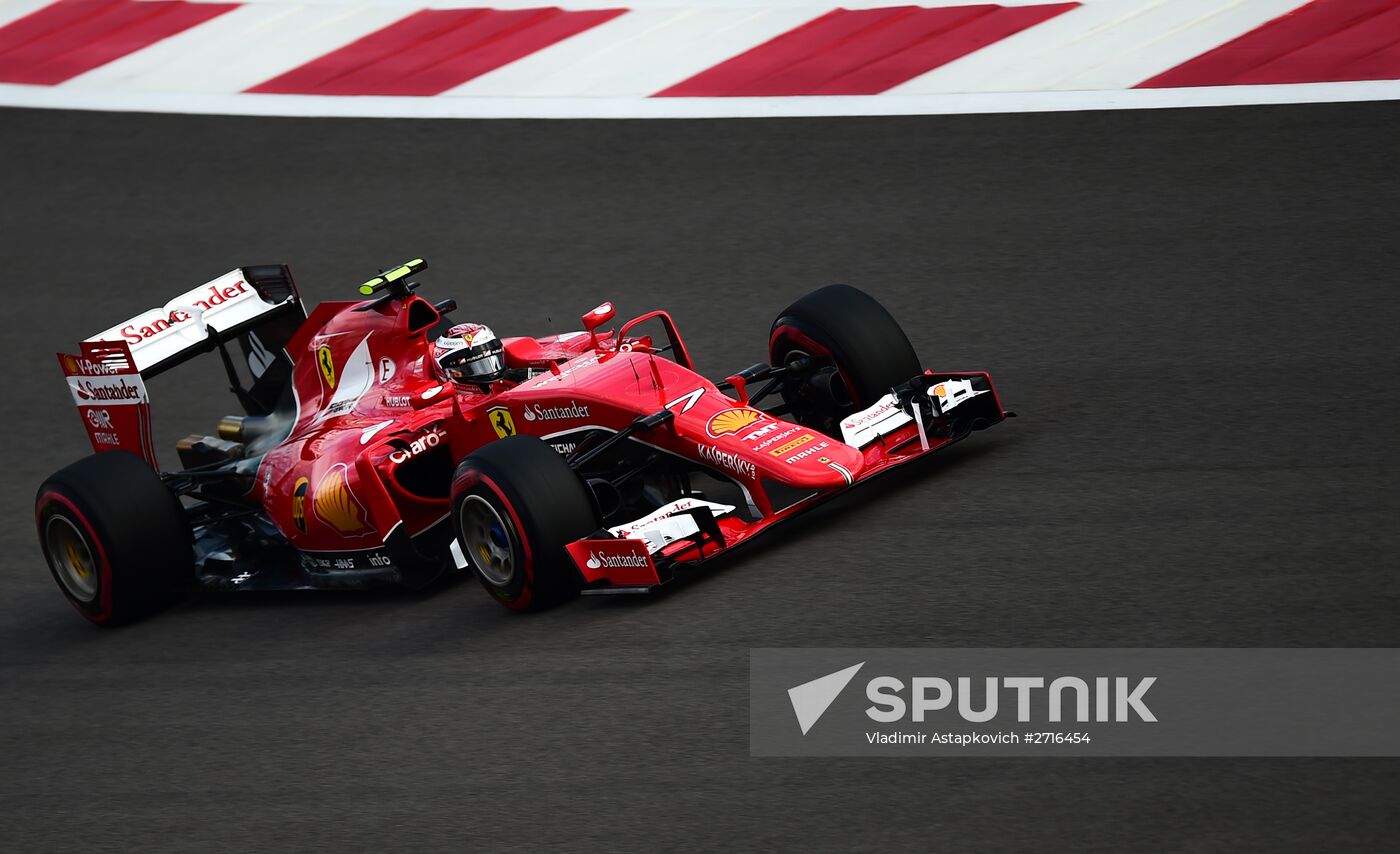 Car racing. 2015 Formula One Russian Grand Prix. Qualifying