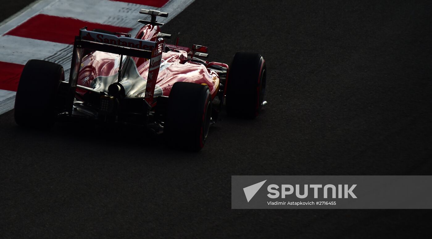 Car racing. 2015 Formula One Russian Grand Prix. Qualifying