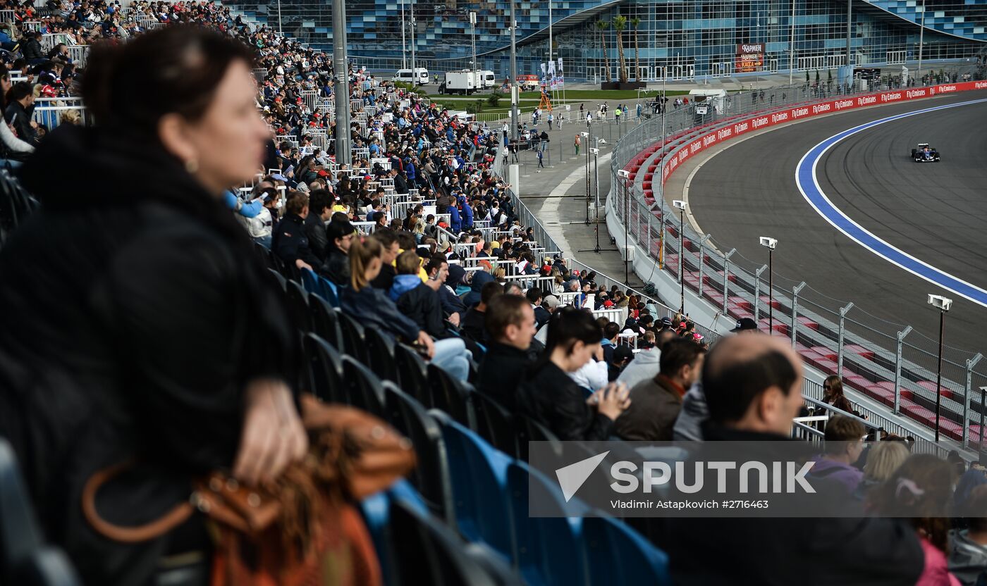 Car racing. 2015 Formula One Russian Grand Prix. Qualifying