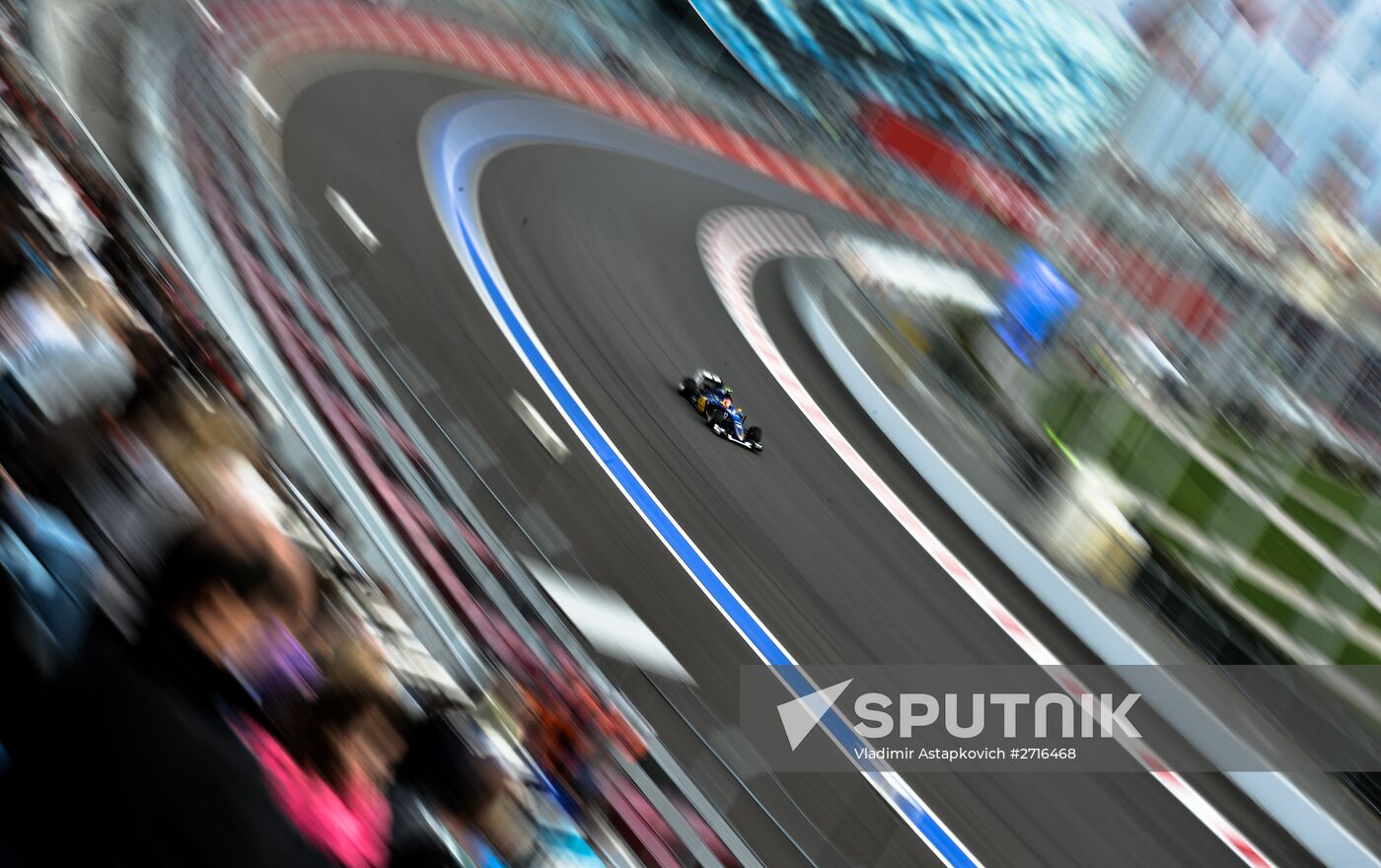Car racing. 2015 Formula One Russian Grand Prix. Qualifying