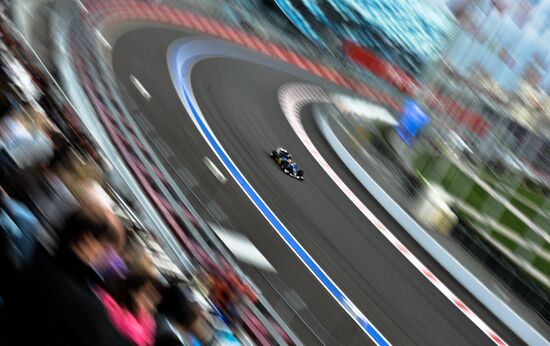 Car racing. 2015 Formula One Russian Grand Prix. Qualifying