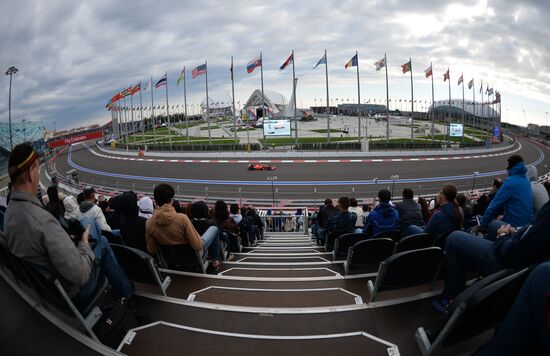 Car racing. 2015 Formula One Russian Grand Prix. Qualifying