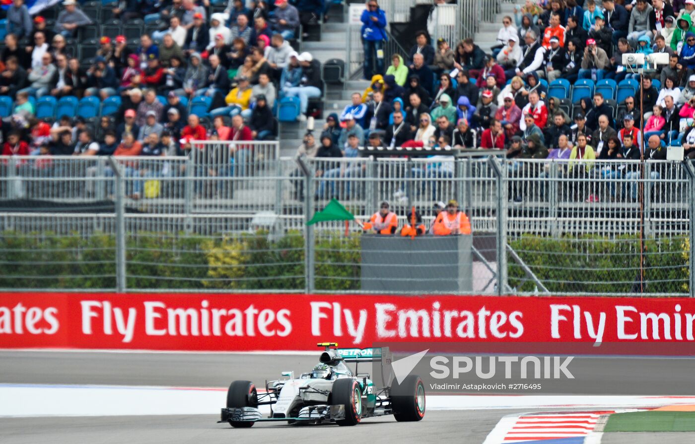 Car racing. 2015 Formula One Russian Grand Prix. Qualifying