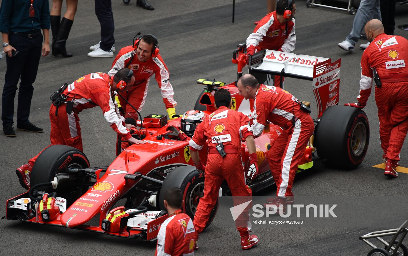 Auto racing. Formula-1. Russian Grand Prix. Free practice