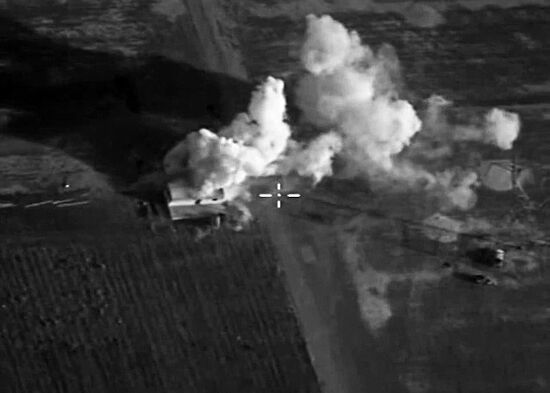 Russian Aerospace Forces aircraft destroy fortified ISIS positions