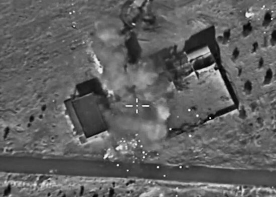 Russian Aerospace Forces aircraft destroy fortified ISIS positions