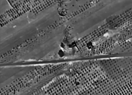 Russian Aerospace Forces aircraft destroy fortified ISIS positions