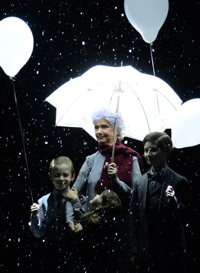 Dress rehearsal of the play "Take an Umbrella, Madame Gauthier!"