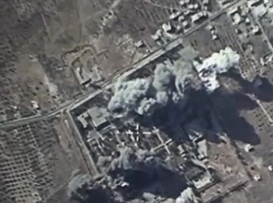Russian Air Force bombs Islamic State training camps in Syria