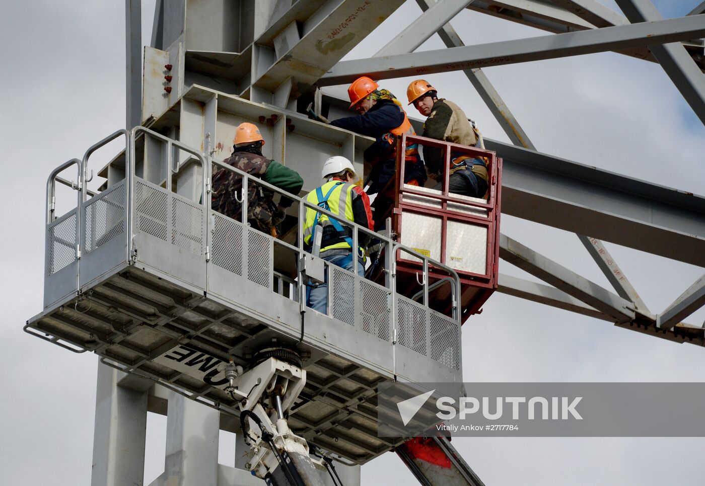 Construction of ship-building complex Zvezda