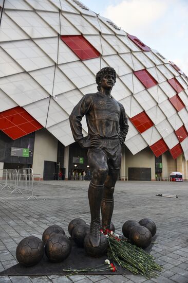 Monument to footballer Fyodor Cherenkov unveiled at Otkrytie Arena stadium