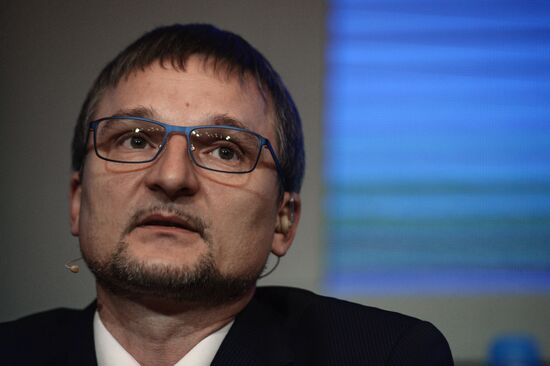 Presenting the results of the Boeing 777 crash simulation