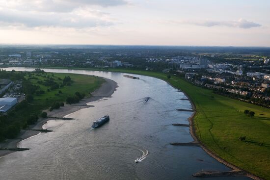 Cities of the world. Düsseldorf