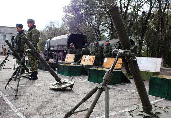 Weapons below 100mm withdrawn from contact line in Luhansk Region