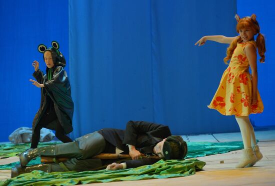 "Vixen. Love" dress reheasal