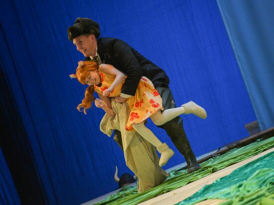 "Vixen. Love" dress reheasal