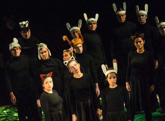 "Vixen. Love" dress reheasal