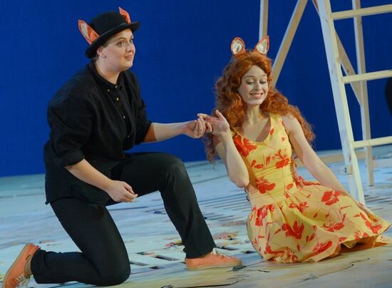 "Vixen. Love" dress reheasal