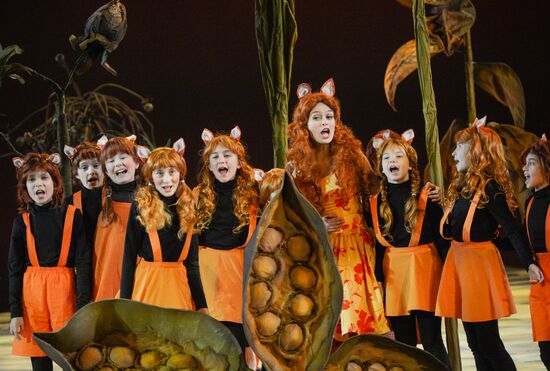 "Vixen. Love" dress reheasal