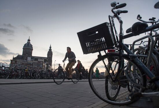 World cities. Amsterdam