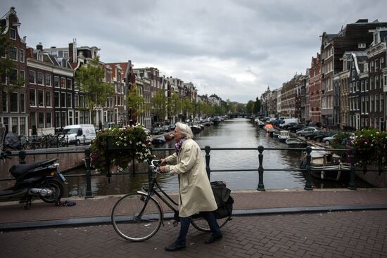 World cities. Amsterdam