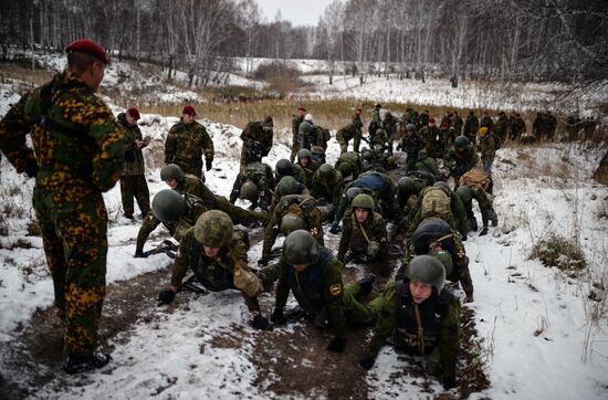 Russian Interior Troops take national tests for the right to wear maroon beret