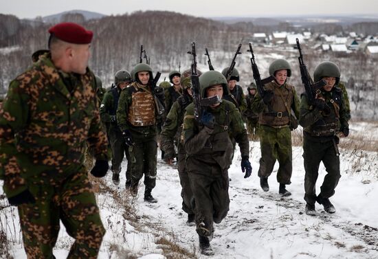 Russian Interior Troops take national tests for the right to wear maroon beret