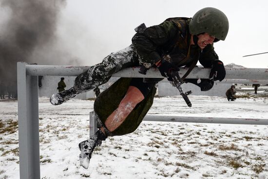 Russian Interior Troops take national tests for the right to wear maroon beret