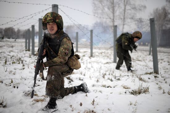 Russian Interior Troops take national tests for the right to wear maroon beret
