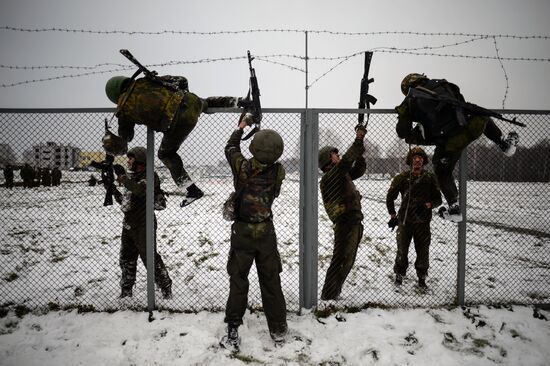 Russian Interior Troops take national tests for the right to wear maroon beret