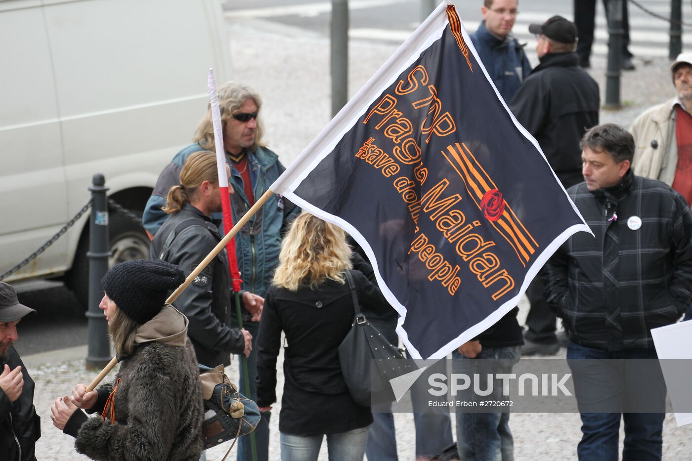 Rallies for and against migrants in Prague