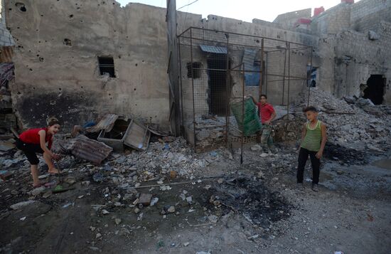 Syrian refugees from Islamic State-held areas