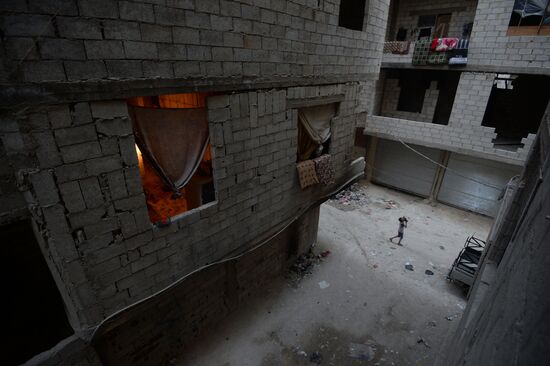 Syrian refugees from Islamic State-held areas