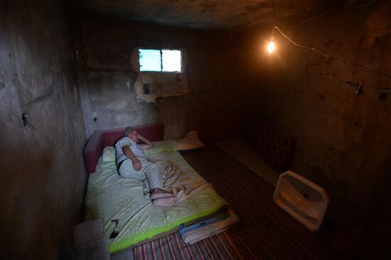 Syrian refugees from Islamic State-held areas