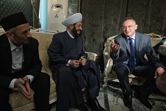 Meeting with representatives of Islamic clergy at Russian embassy in Syria