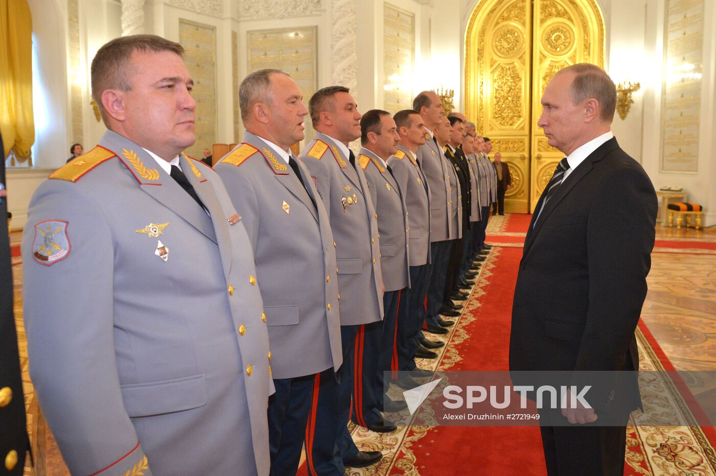 Vladimir Putin meets with officers appointed to senior command positions